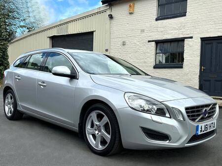 VOLVO V60 2.0 D3 SE Lux